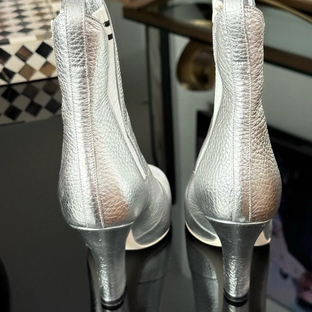 Fendi Chelsea silver leather sock booties size 37 EUC
